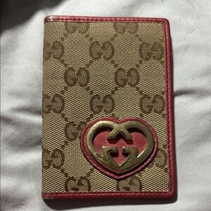 AUTHENTIC Gucci Tan and Pink Card Holder with Heart gold tones gg.